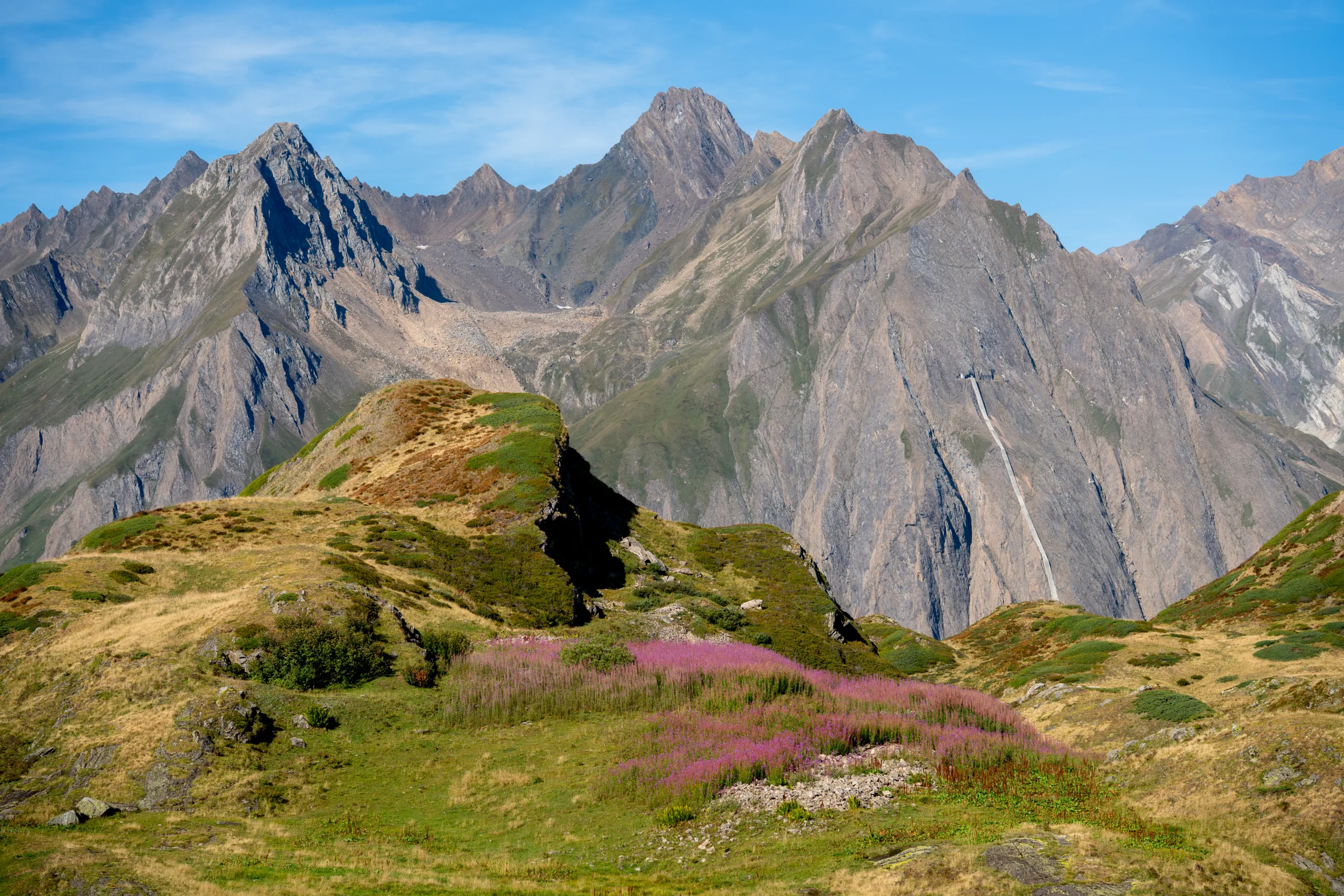 Paesaggio alpino nella Valle Formazza, Piemonte